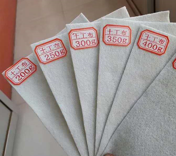 土工布厂家:土工布施工对天气的要求