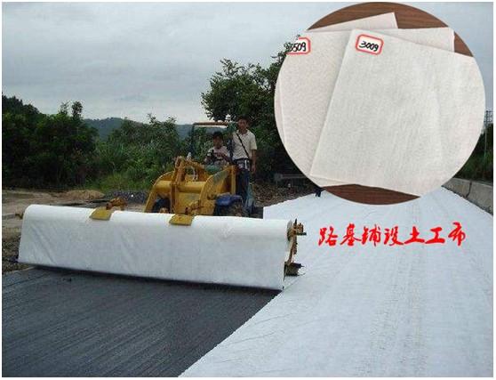 土工布如何改善公路土壤层容裂缝、塌陷 第2张
