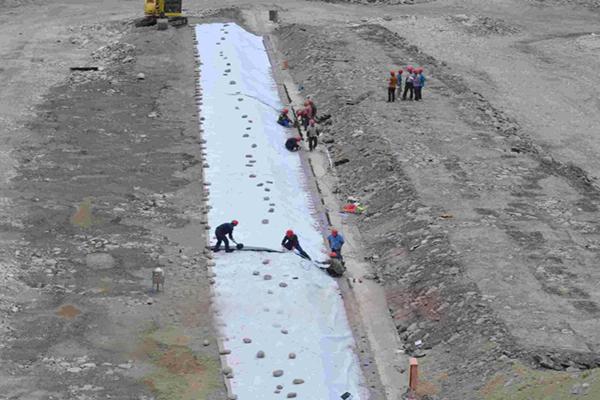 混凝土覆盖土工布的作用  第1张